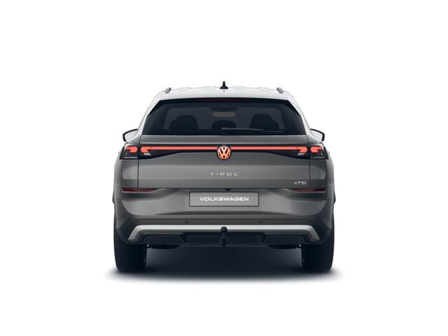 Volkswagen T-Roc Style First Edition 1.5 eTSI 150 PK | Trekhaak | Stoel & Stuurverwarming | Elektrische Achterklep | Camera |