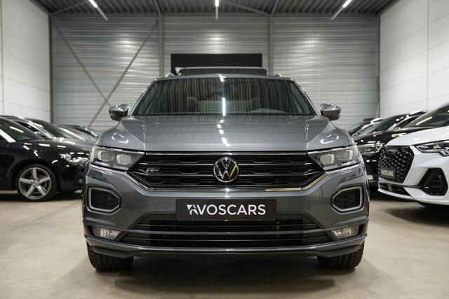 Volkswagen T-Roc 1.5 TSI 3x R-Line * Fabrieksgarantie - Pano - Trekhaak - Virtual - 19" - Camera - Keyless - Beats *