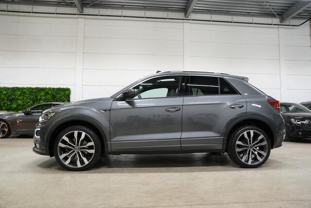 Volkswagen T-Roc 1.5 TSI 3x R-Line * Fabrieksgarantie - Pano - Trekhaak - Virtual - 19" - Camera - Keyless - Beats *