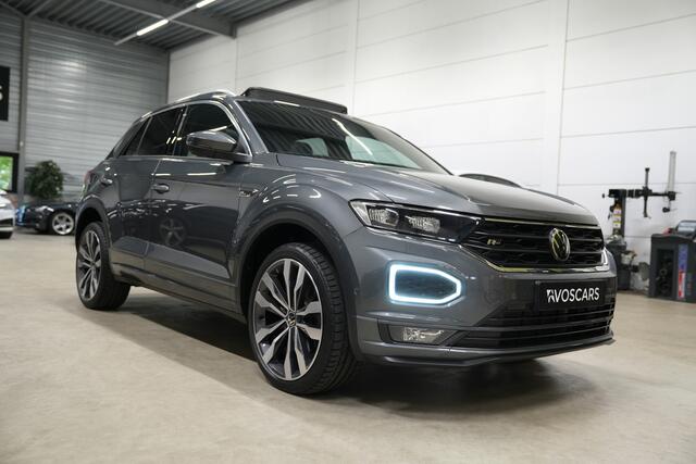 Volkswagen T-Roc 1.5 TSI 3x R-Line * Fabrieksgarantie - Pano - Trekhaak - Virtual - 19" - Camera - Keyless - Beats *