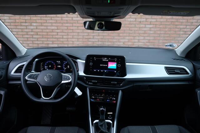 Volkswagen T-Roc 1.5 TSi 150pk DSG Life Business | App Connect | Climate | Adaptive Cruise | Stoelverwarming | Camera | PDC | Trekhaak