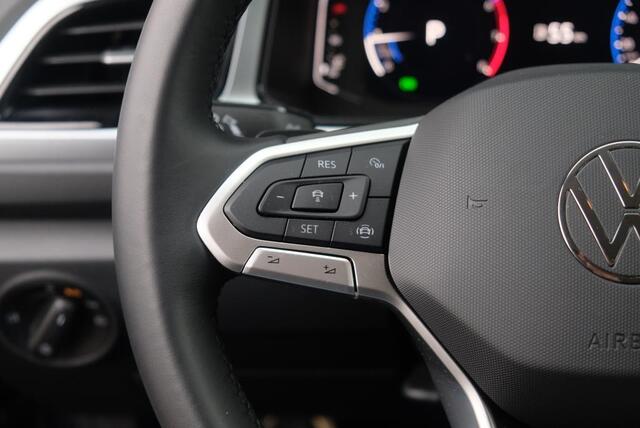 Volkswagen T-Roc 1.5 TSi 150pk DSG Life Business | App Connect | Climate | Adaptive Cruise | Stoelverwarming | Camera | PDC | Trekhaak