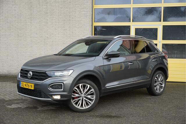 Volkswagen T-Roc 1.5 TSI 150PK Sport BJ2018 Lmv 18? | Vol-Led | Pdc | Achteruitrijcamera | Trekhaak | App-Connect | Climate control | Cruise control