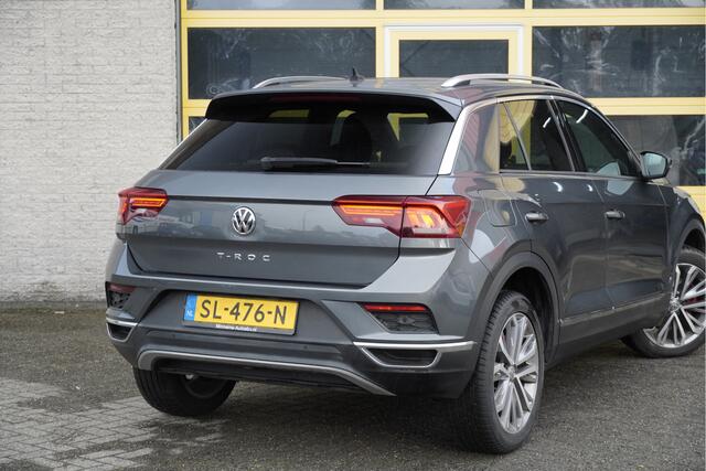 Volkswagen T-Roc 1.5 TSI 150PK Sport BJ2018 Lmv 18? | Vol-Led | Pdc | Achteruitrijcamera | Trekhaak | App-Connect | Climate control | Cruise control