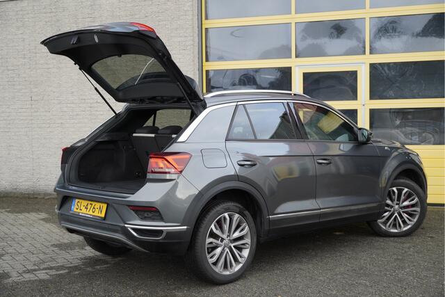 Volkswagen T-Roc 1.5 TSI 150PK Sport BJ2018 Lmv 18? | Vol-Led | Pdc | Achteruitrijcamera | Trekhaak | App-Connect | Climate control | Cruise control