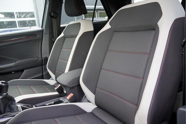 Volkswagen T-Roc 1.5 TSI 150PK Sport BJ2018 Lmv 18? | Vol-Led | Pdc | Achteruitrijcamera | Trekhaak | App-Connect | Climate control | Cruise control