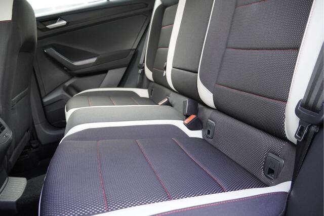 Volkswagen T-Roc 1.5 TSI 150PK Sport BJ2018 Lmv 18? | Vol-Led | Pdc | Achteruitrijcamera | Trekhaak | App-Connect | Climate control | Cruise control