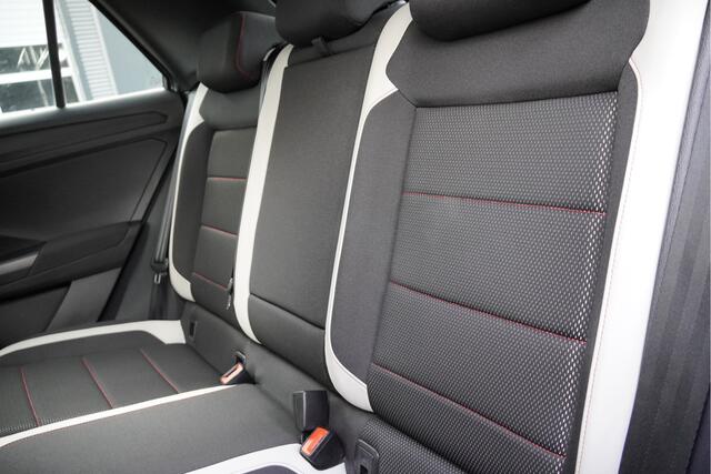 Volkswagen T-Roc 1.5 TSI 150PK Sport BJ2018 Lmv 18? | Vol-Led | Pdc | Achteruitrijcamera | Trekhaak | App-Connect | Climate control | Cruise control