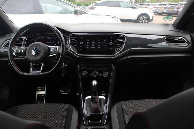 Volkswagen T-Roc 1.5 TSI Sport / Trekhaak / Camera / Virtual Cockpit / CarPlay / 18'' / Beats Audio / Dodehoek / DAB / Stoelverwarming / ACC