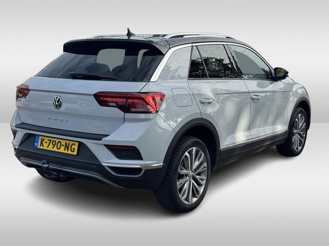 Volkswagen T-Roc 1.5 TSI Sport / Trekhaak / Camera / Virtual Cockpit / CarPlay / 18'' / Beats Audio / Dodehoek / DAB / Stoelverwarming / ACC
