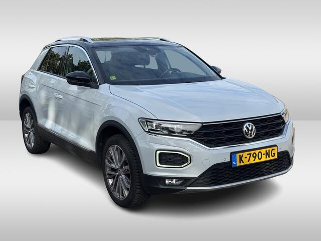 Volkswagen T-Roc 1.5 TSI Sport / Trekhaak / Camera / Virtual Cockpit / CarPlay / 18'' / Beats Audio / Dodehoek / DAB / Stoelverwarming / ACC