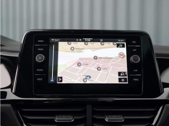 Volkswagen T-Roc 1.5 TSI R-Line Business | Panodak | Beats | Keyless | Trekhaak afnb | IQ Light | Side Assist | Prijs Rijklaar!!