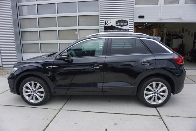 Volkswagen T-Roc 1.5 TSI R-Line |Carplay|Camera|Dodehoek|E.a.klep|Stoelverw|PDC V+A|