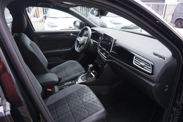 Volkswagen T-Roc 1.5 TSI R-Line |Carplay|Camera|Dodehoek|E.a.klep|Stoelverw|PDC V+A|