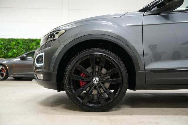 Volkswagen T-Roc 1.5 TSI Sport Black Style * Pano - Virtual - Trekhaak - Camera - 19" - ACC - Blind Spot *