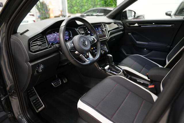 Volkswagen T-Roc 1.5 TSI Sport Black Style * Pano - Virtual - Trekhaak - Camera - 19" - ACC - Blind Spot *