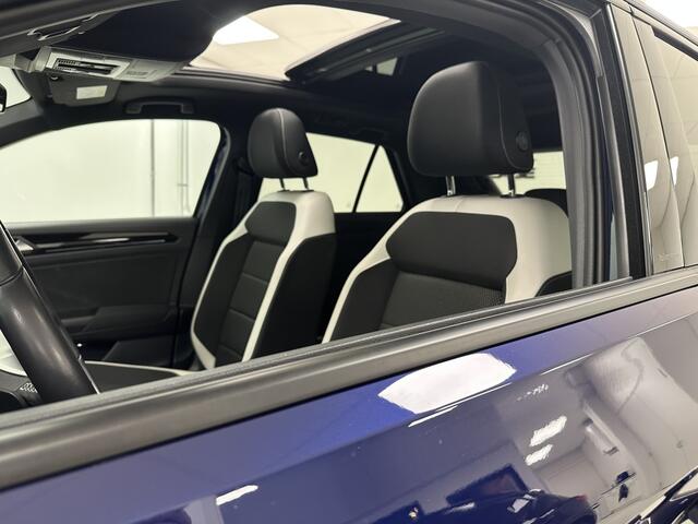 Volkswagen T-Roc 1.5 TSI Sport | Panoramadak | Beatsaudio | Camera |