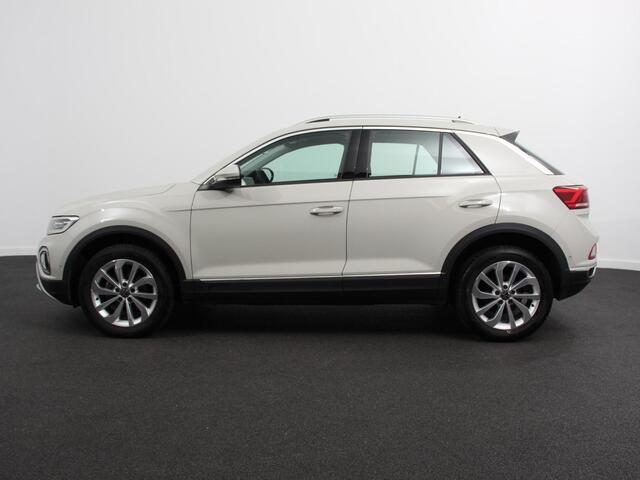 Volkswagen T-Roc 1.5 TSI 150PK DSG Style | Navigatie | Apple Carplay/Android Auto | Camera | Parkeersensoren | Adaptive Cruise Control | Dodehoek Assistent | Elektrische achterklep | Stoel- en stuurverwarming | Full Led | Climate Control | Lichtmetalen velgen
