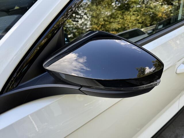 Volkswagen T-Roc 1.5 TSI 150pk DSG Sport Business Panorama Virtual Cockpit Navigatie Stoelverwarming Camera