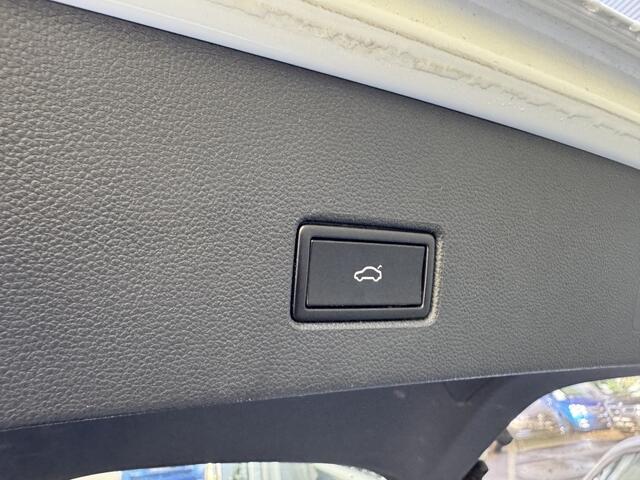 Volkswagen T-Roc 1.5 TSI 150pk DSG Sport Business Panorama Virtual Cockpit Navigatie Stoelverwarming Camera