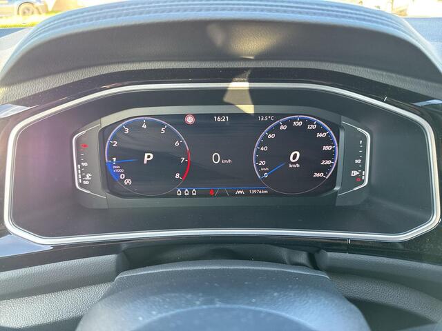 Volkswagen T-Roc 1.5 TSI R-Line | Camera | Led | 18 inch | 150Pk | A-Camera | Clima | Winter Pakket |