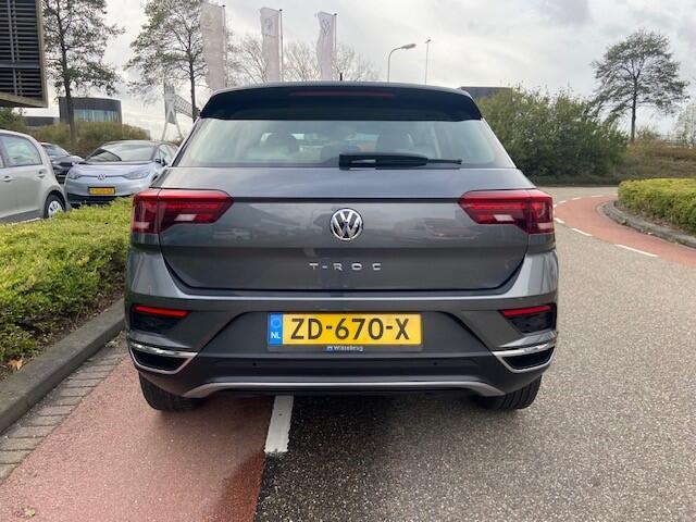 Volkswagen T-Roc 1.5 TSI Sport / Lederen interieur / Clima / Navi / Camera