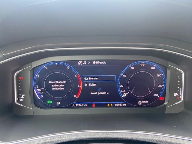 Volkswagen T-Roc 1.5 TSI Sport / Lederen interieur / Clima / Navi / Camera