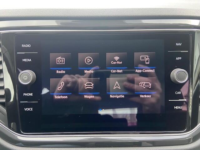 Volkswagen T-Roc 1.5 TSI Sport / Lederen interieur / Clima / Navi / Camera