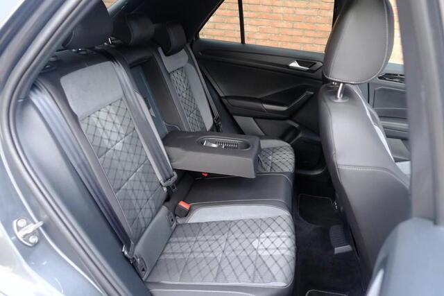 Volkswagen T-Roc 1.5 TSi 150pk DSG R-Line Black Edition | Black Style | App Connect | Panoramadak | Camera | Keyless | Elektrische Achterklep | Matrix LED | Winter Pakket