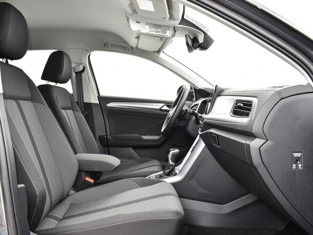 Volkswagen T-Roc 1.5 TSI 150pk DSG Life Edition · Apple/Android Car Play · Navigatie · Camera · P-Sensoren · Park Assist · 17'' Inch · Garantie t/m Februari 2027