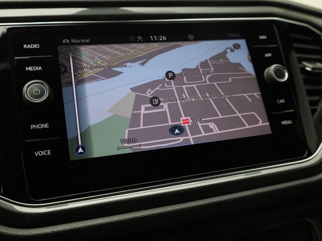 Volkswagen T-Roc 1.5TSI/150PK Sport R DSG · Panoramadak ·Navigatie · Apple/Android · Garantie t/m 25-03-2026 of 100.000km