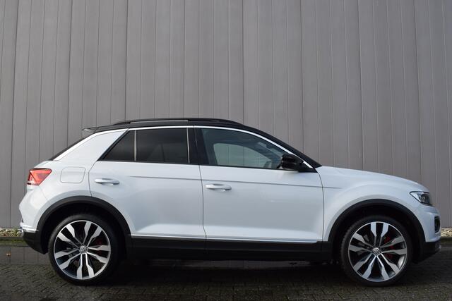 Volkswagen T-Roc 2.0 TSi 190pk Automaat 4Motion Sport LED | Panoramadak | Virtual | Beats Audio | Carplay | 19 Inch LMV