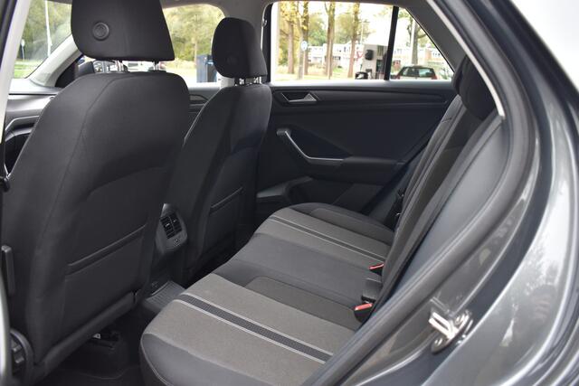 Volkswagen T-Roc 1.0 TSI Style Navigatie | Carplay | Adaptieve Cruise | 12 mnd BOVAG garantie | Whatsapp 06-53188999