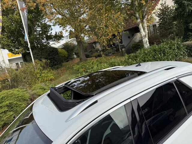 Volkswagen T-Roc 1.5 TSI 150PK DSG SportoPanooTrekhaak