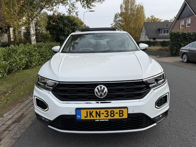 Volkswagen T-Roc 1.5 TSI 150PK DSG SportoPanooTrekhaak