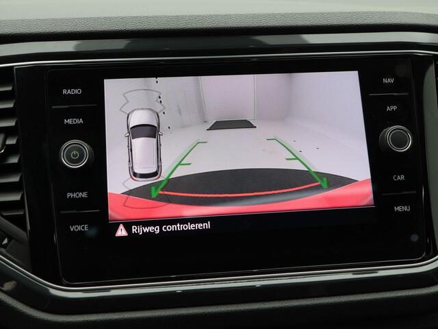 Volkswagen T-Roc 1.5 TSi 150 Pk Automaat Sport Business R-Line | Panoramadak | Beats Audio | Adaptive Cruise | Camera | CarPlay | LED-verlichting | 18 Inch | 58.486 Km