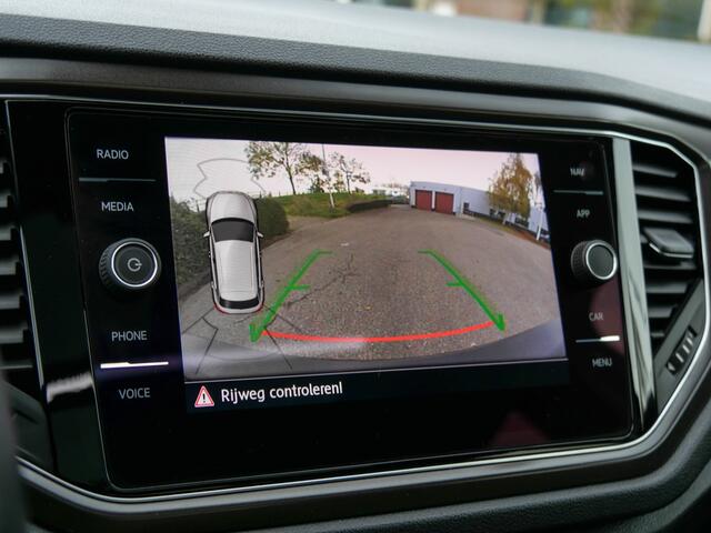 Volkswagen T-Roc 1.5 TSI 150PK Automaat Style Business | PANODAK | CAMERA | CARPLAY |