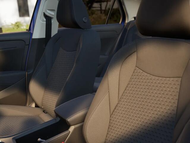 Volkswagen T-Roc Life First Edition 1.5 eTSI 85 kW / 116 PK SUV 7 v