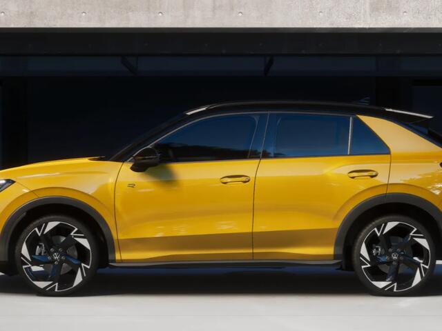 Volkswagen T-Roc R-Line First Edition 1.5 eTSI 150 pk 7 versn. DSG · Electrische achterklep · Black Style Pakket · Multimedia Pakket ·