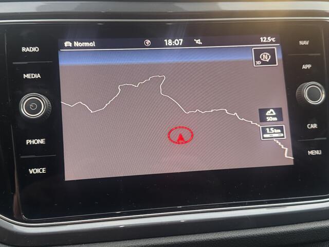 Volkswagen T-Roc 1.5 TSI 150pk R-LINE | NAVI | 3x R-LINE | CARPLAY |