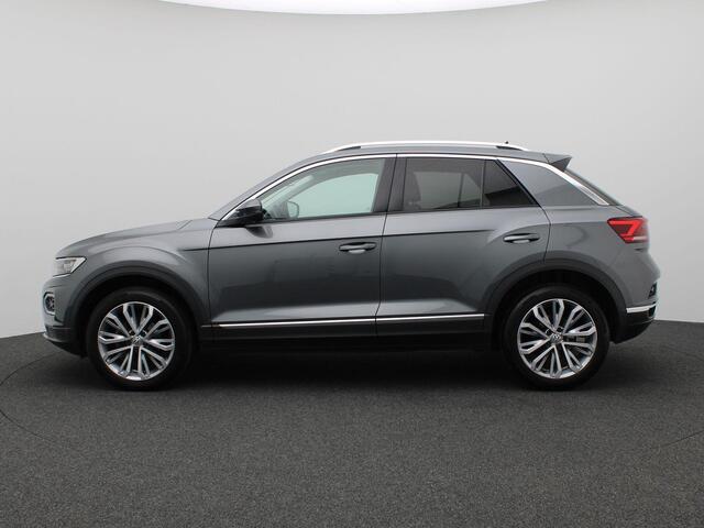 Volkswagen T-Roc 1.5 TSI Sport 150PK DSG Achteruitrijcamera, Alarm, Trekhaak, Virtual Cockpit, Elektr. Achterklep, 18" LM Velgen, Stoelverwarming, Navi, Adaptieve Cruise Controle