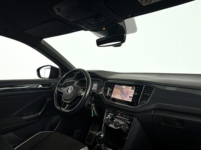 Volkswagen T-Roc 1.5 TSI Sport R-line | Parkeercamera | Stoelverwarming