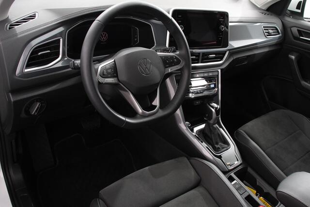 Volkswagen T-Roc 1.5 TSI 150pk DSG Style | two tone | Navigatie | Apple Carplay/Android Auto | Parkeersensoren | Camera | Adaptive Cruise Control | Blind Spot Assist | Park Assist | Stoel- en stuurverwarming | Elektrische achterklep | LED-koplampen