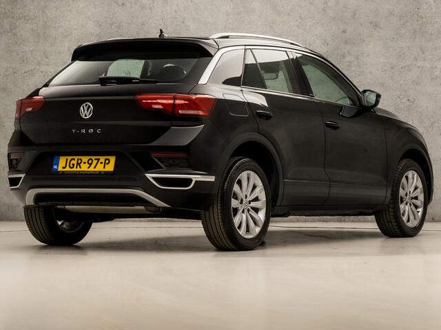Volkswagen T-Roc 1.0 TSI Sport (APPLE CARPLAY, GROOT NAVI, CLIMATE, CAMERA, LED KOPLAMPEN, SPORTSTOELEN, ADAPTIVE CRUISE, DAB+, NIEUWSTAAT)