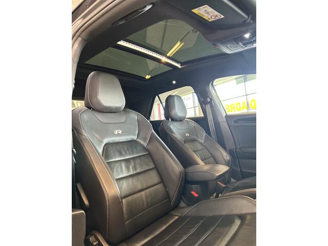 Volkswagen T-Roc 2.0 TSI 4Motion R 300PK | Panoramadak | Akraprovic | Beats | Keyless | Lederen bekleding | Adaptieve cruise control | Lane assist | Achteruitrijcamera | Dodehoeksdetectie | Adaptief onderstel | Apple carplay | Stoelverwarming | Elek. kofferklep