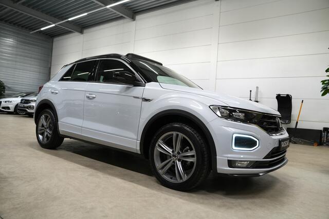 Volkswagen T-Roc 1.5 TSI 3x R-Line DSG * Pano - Virtual - Trekhaak - Camera - ACC - App *