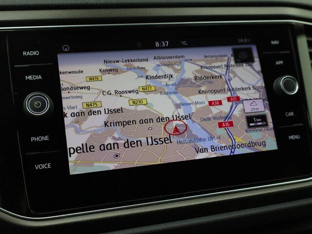 Volkswagen T-Roc 1.0TSI/115PK Style · Navigatie · Parkeersensoren · Apple/Android Car Play ·