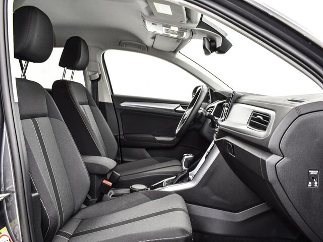 Volkswagen T-Roc 1.5 TSI 150pk DSG Life Edition · Keyless · Camera · Apple/Android Car Play · Navigatie · Stoelverwarming · 17'' Inch ·