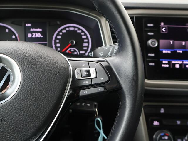 Volkswagen T-Roc 1.0 TSI Style | 110 PK | Climate control | Achteruitrijcamera | Adaptive cruise control |