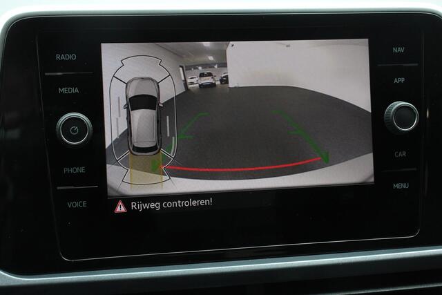 Volkswagen T-Roc 1.5 TSI 150pk DSG Style | Navigatie | Apple Carplay/Android Auto | Parkeersensoren | Camera | Adaptive Cruise Control | Blind Spot Assist | Park Assist | Stoel- en stuurverwarming | Elektrische achterklep | LED-koplampen